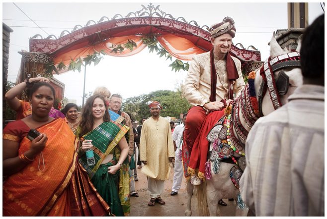 Bräutigam in Indien bei indischer Hochzeitszeremonie © Hochzeitsfotograf Berlin hochzeitslicht