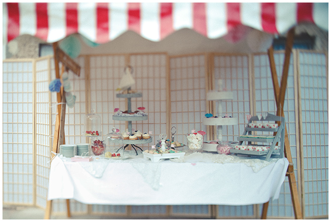 selbstgestaltete Candybar bei vintage DIY-Hochzeit auf Schloss Marquardt © Hochzeitsfotograf Berlin hochzeitslicht